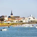 In St Gilles Croix De Vie With Wifi Nyaraló